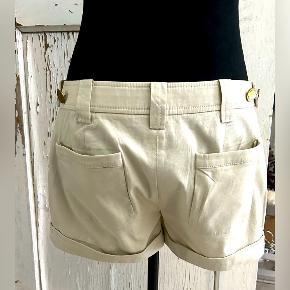 🧶Tory Burch Khaki Shorts -Size 2 - Picture 3 of 5